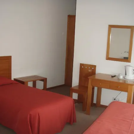 Residencial Ermida Dos Remedios Guest house Praia da Vitoria