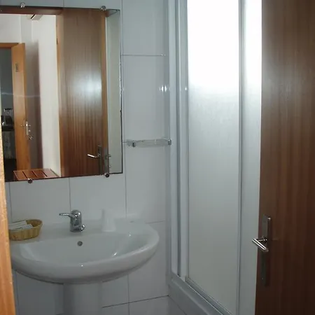 Residencial Ermida Dos Remedios Gasthuis Fontinhas