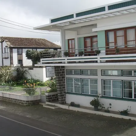 Residencial Ermida Dos Remedios Guest house Praia da Vitoria